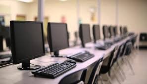 Ruang Laboratorium Komputer Ruang Laboratorium Komputer